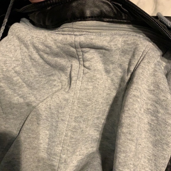 Black leather jacket, Sherpa lined. Hood is detachable. Brand new - Picture 3 of 5
